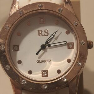 🦋10/$20🦋 RS Goldtone/White Rhinestone Silicone Women's Watch